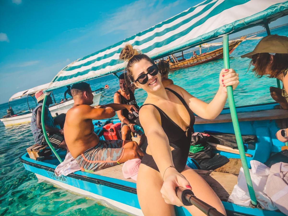 Zanzibella Hotel & Spa Kiwengwa  Luaran gambar A tourist on a boat in Zanzibar