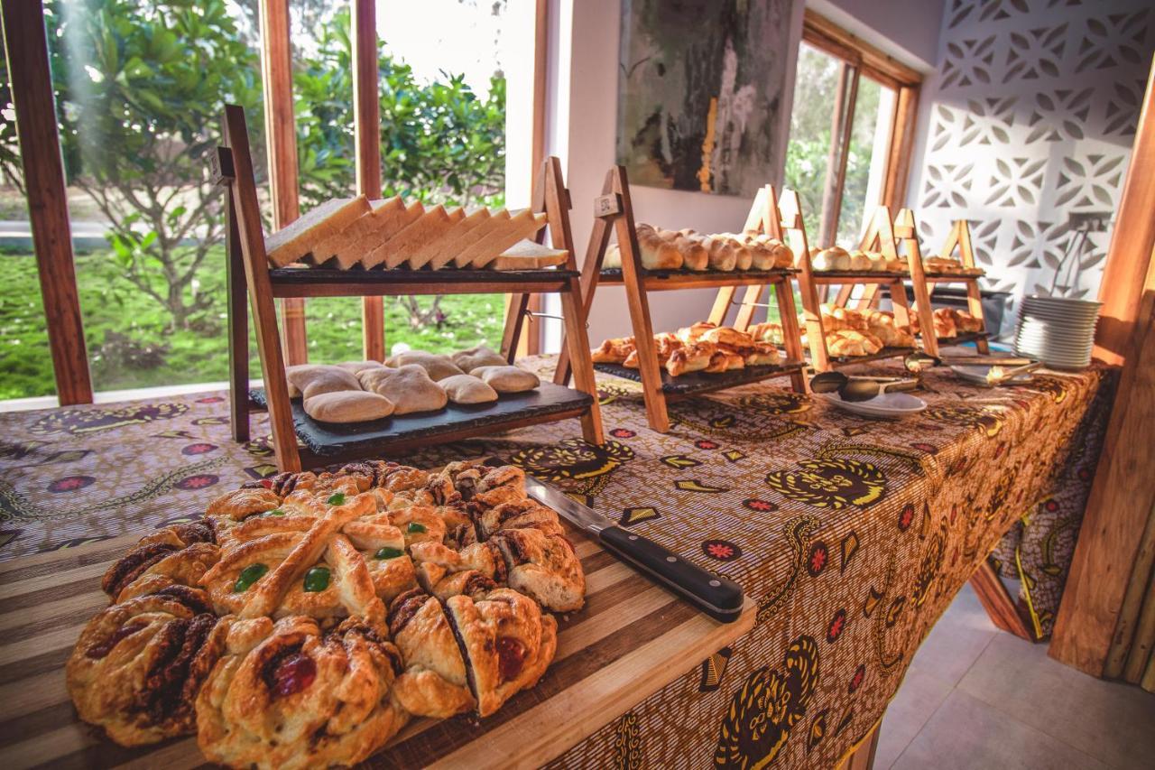 Zanzibella Hotel & Spa Kiwengwa  Luaran gambar A selection of pastries at a buffet