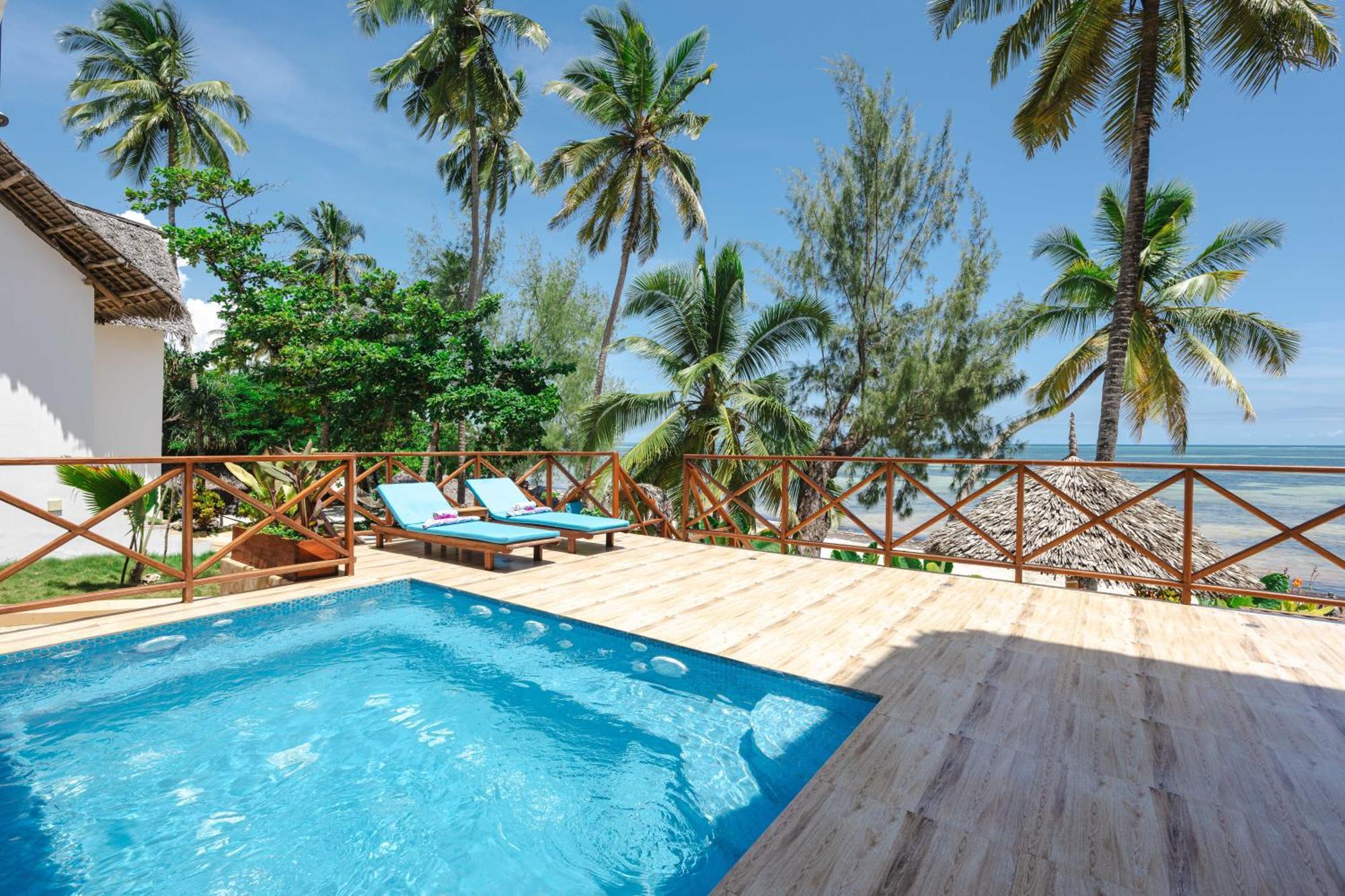 Zanzibella Hotel & Spa Kiwengwa  Luaran gambar The swimming pool at the hotel
