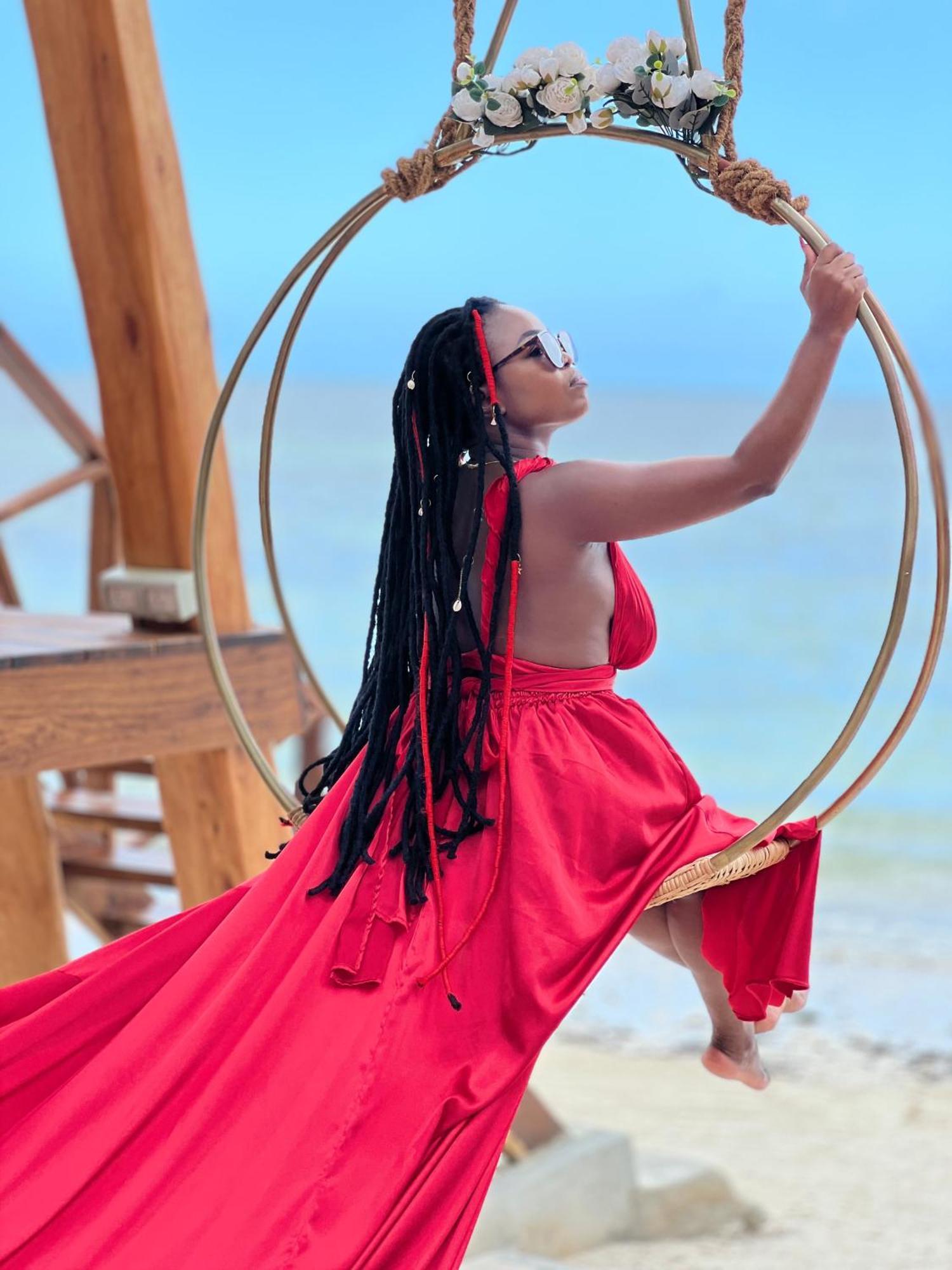 Zanzibella Hotel & Spa Kiwengwa  Luaran gambar A woman with locs
